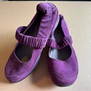 Dansko Suede shoes Chocolate women’s size 7.5